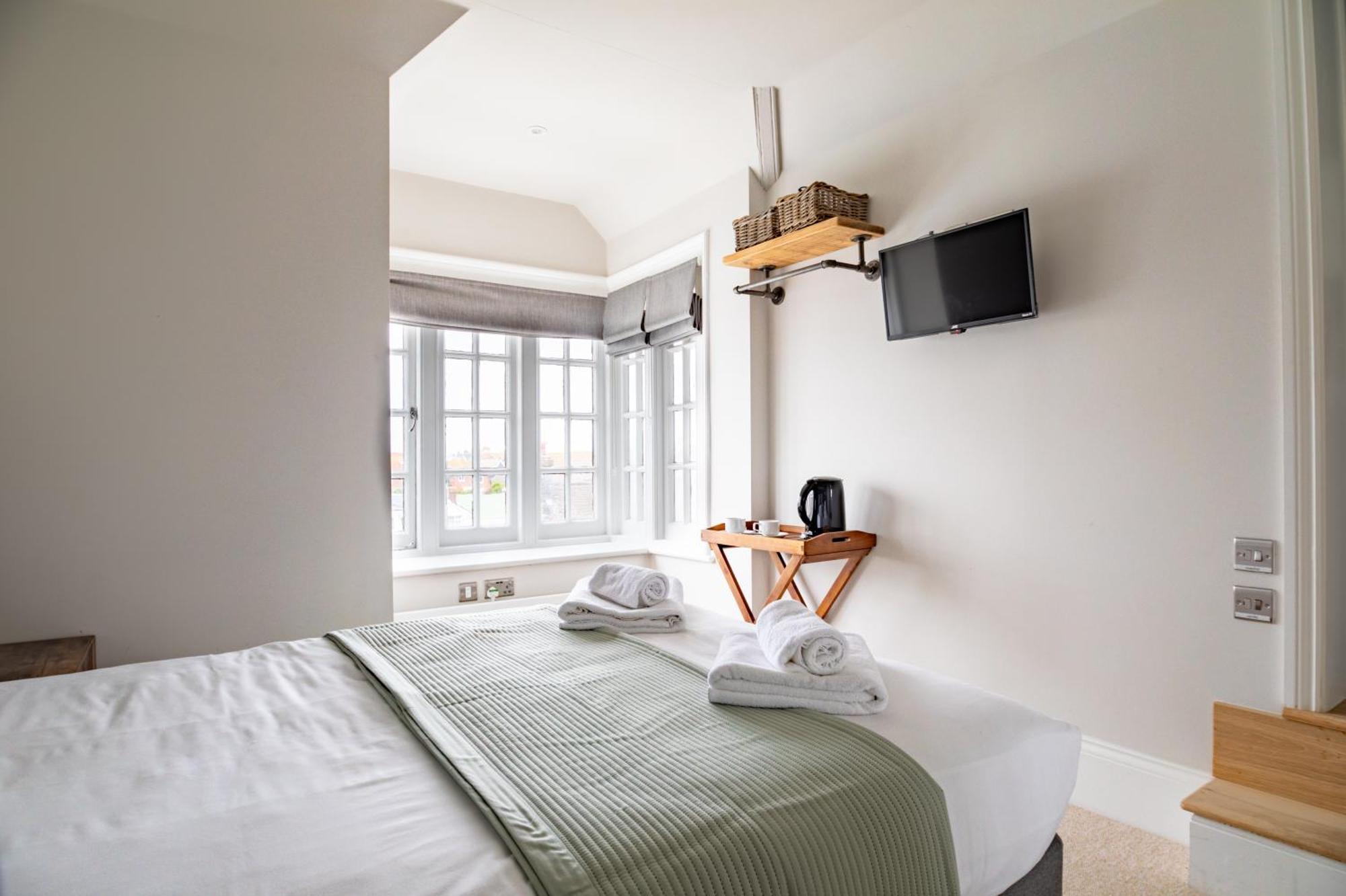 The Bay Hotel 페번시 외부 사진